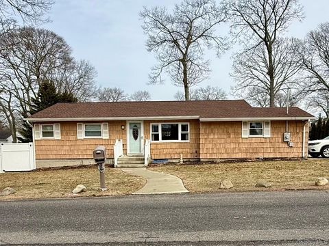 Homes For Sale - 373 Port Avenue<br/> Ronkonkoma, NY 11779