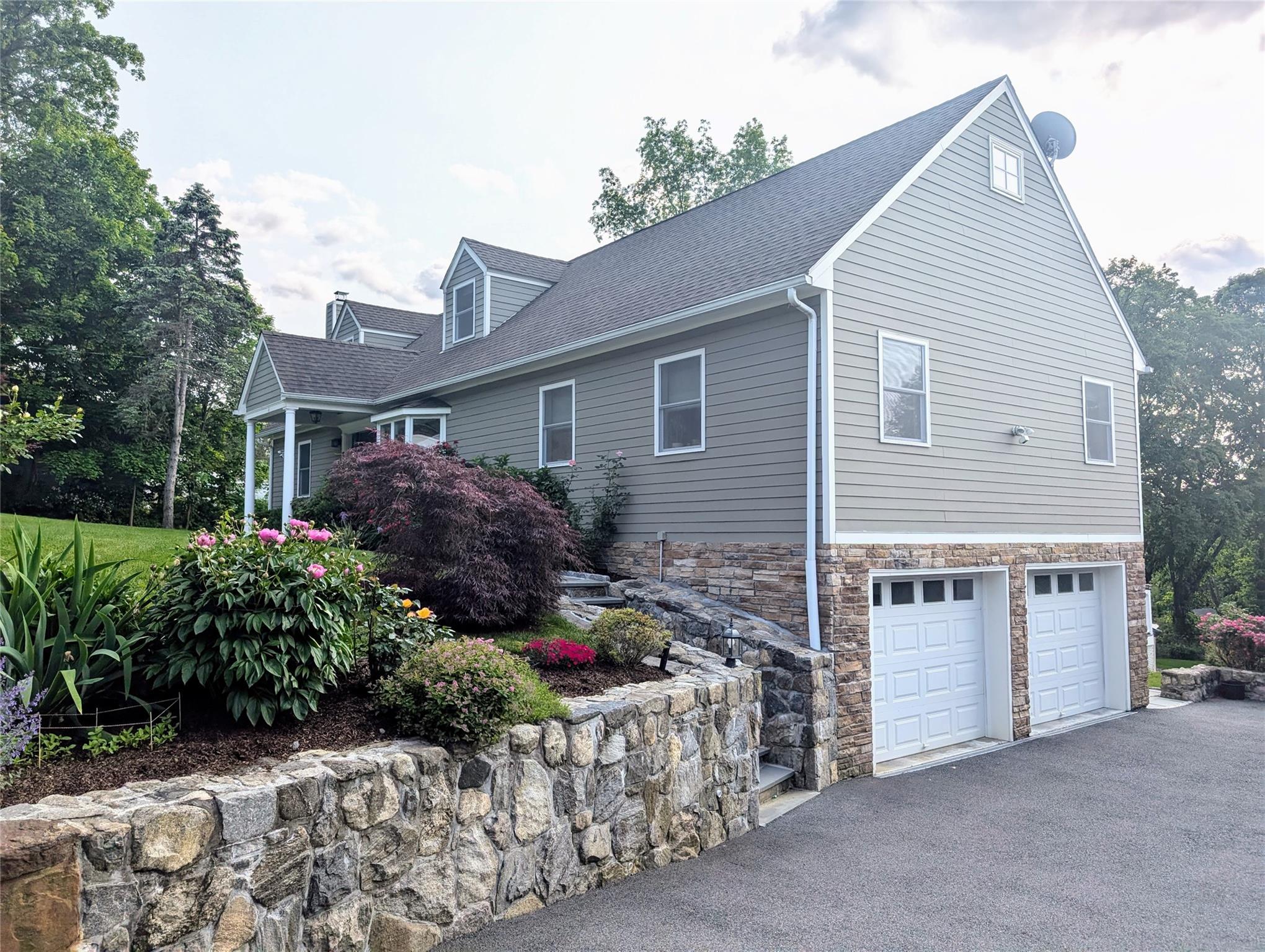 Rental Property at Ridgeway Avenue, North Salem, New York - Bedrooms: 4 
Bathrooms: 3 
Rooms: 9  - $5,500 MO.