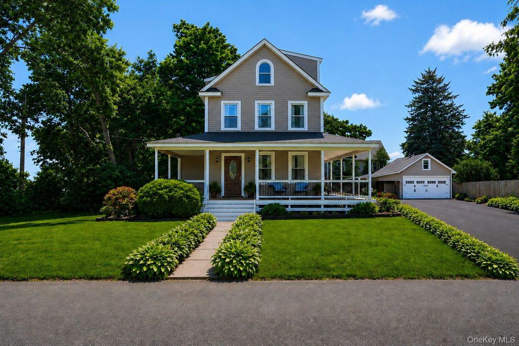 Photo of 11 Gilbert Street, Northport, NY 11768 (MLS # 1001173)
