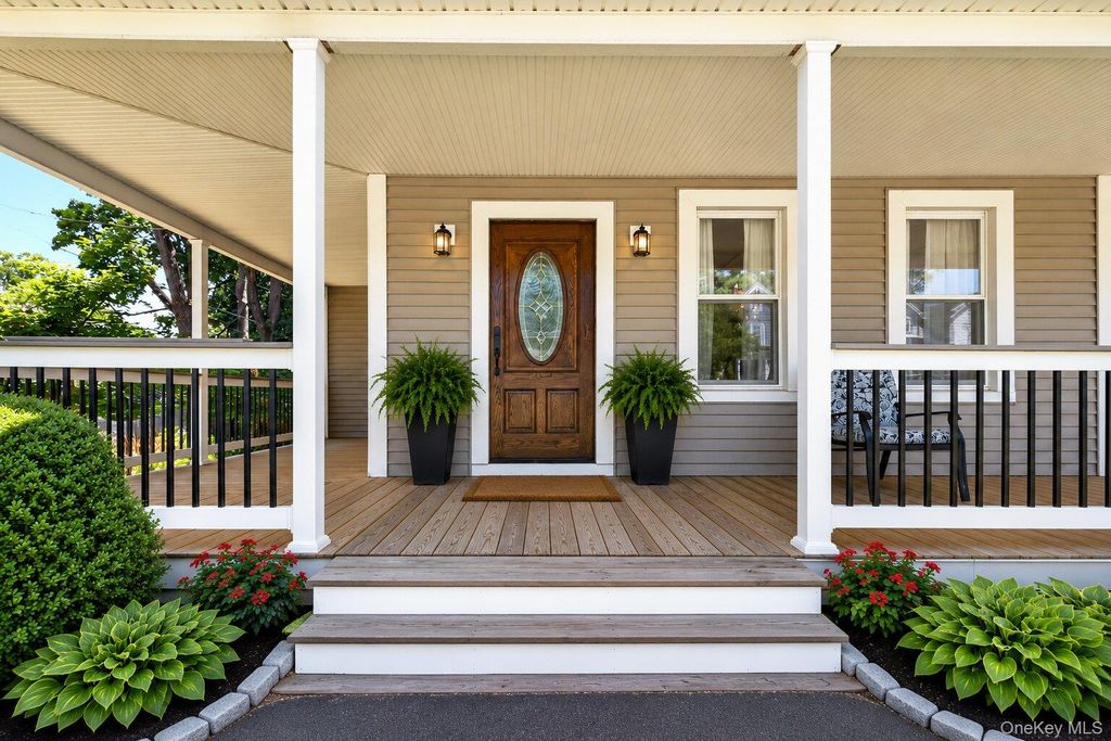 Photo of 11 Gilbert Street, Northport, NY 11768 (MLS # 1001173)