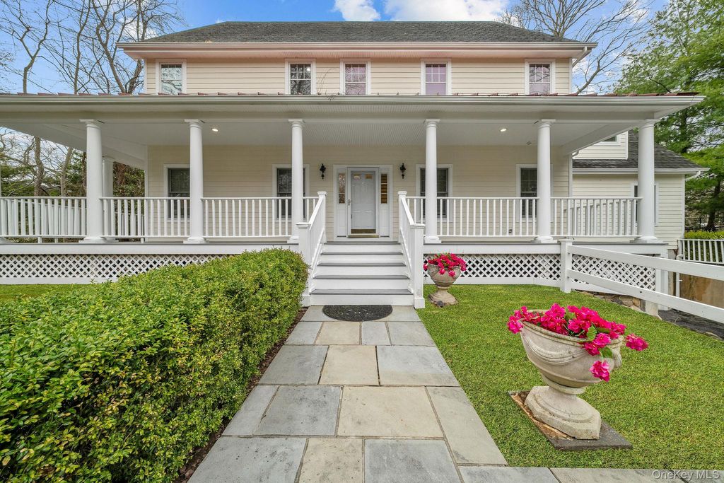 Photo of 17 Nadworny Lane, Stony Brook, NY 11790 (MLS # 979976)