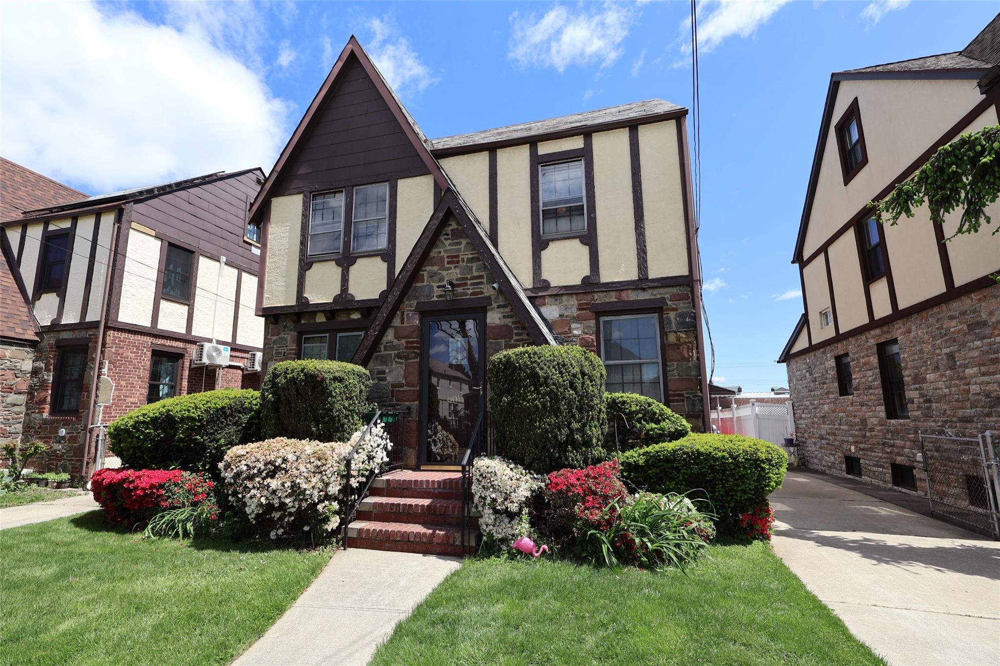 219th Street, Queens Village, Queens, NY - 5 Bedrooms  
2 Bathrooms  
9 Rooms - 