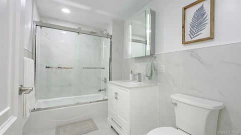 Photo of 134-50 Blossom Avenue #4H, Flushing, NY 11355 (MLS # 933535)