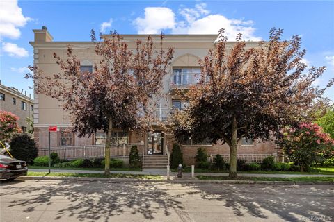 12206 25th Avenue 2A College Point NY 11356