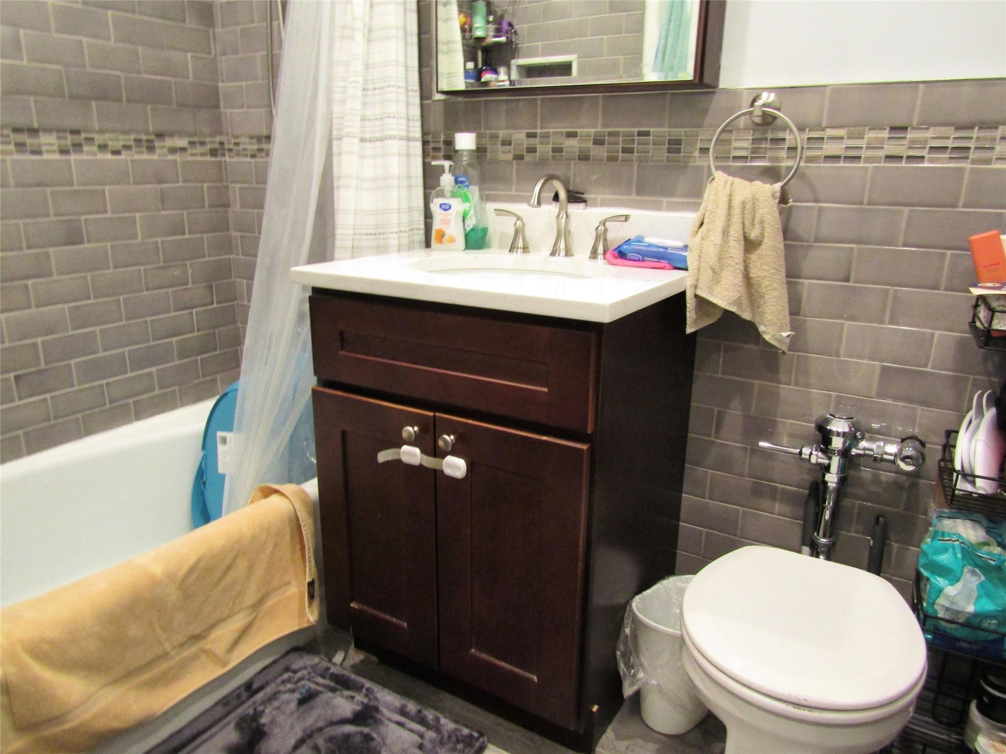 88-25 155th Ave #2M, Howard Beach, Virginia image 7