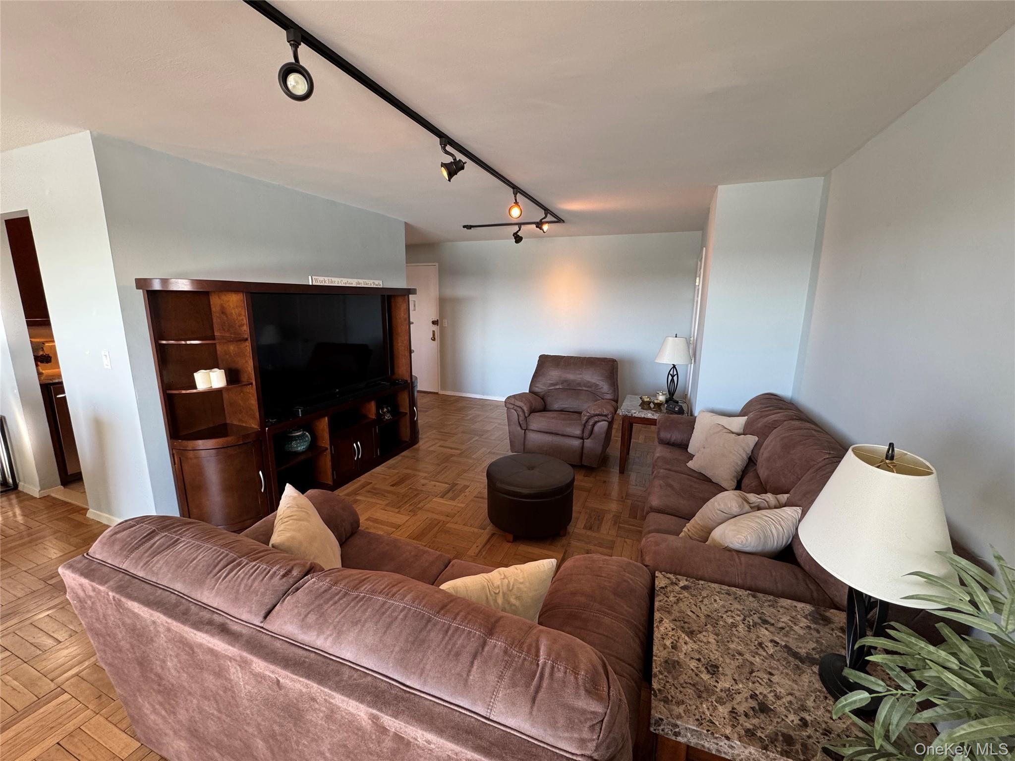 1841 Central Park Avenue 16R