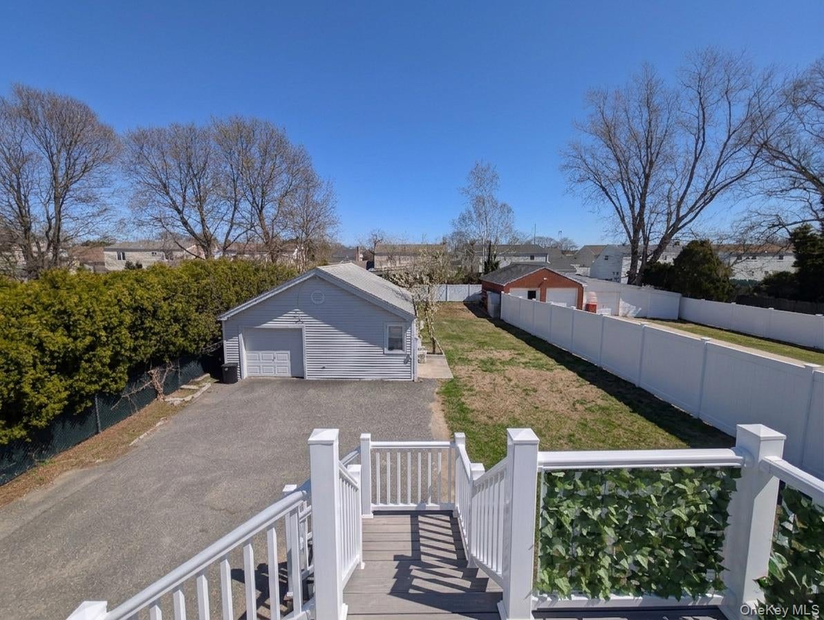 643 MIDVALE Avenue