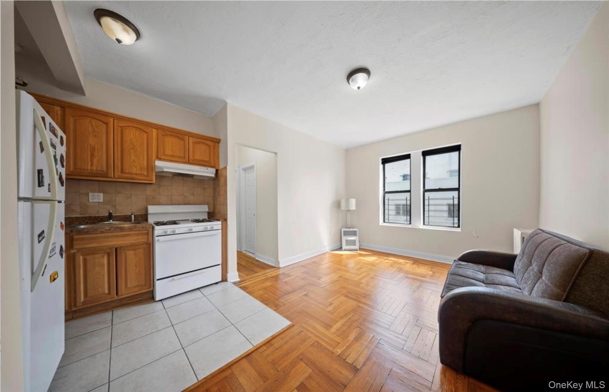 1372 Shakespeare Avenue 4D