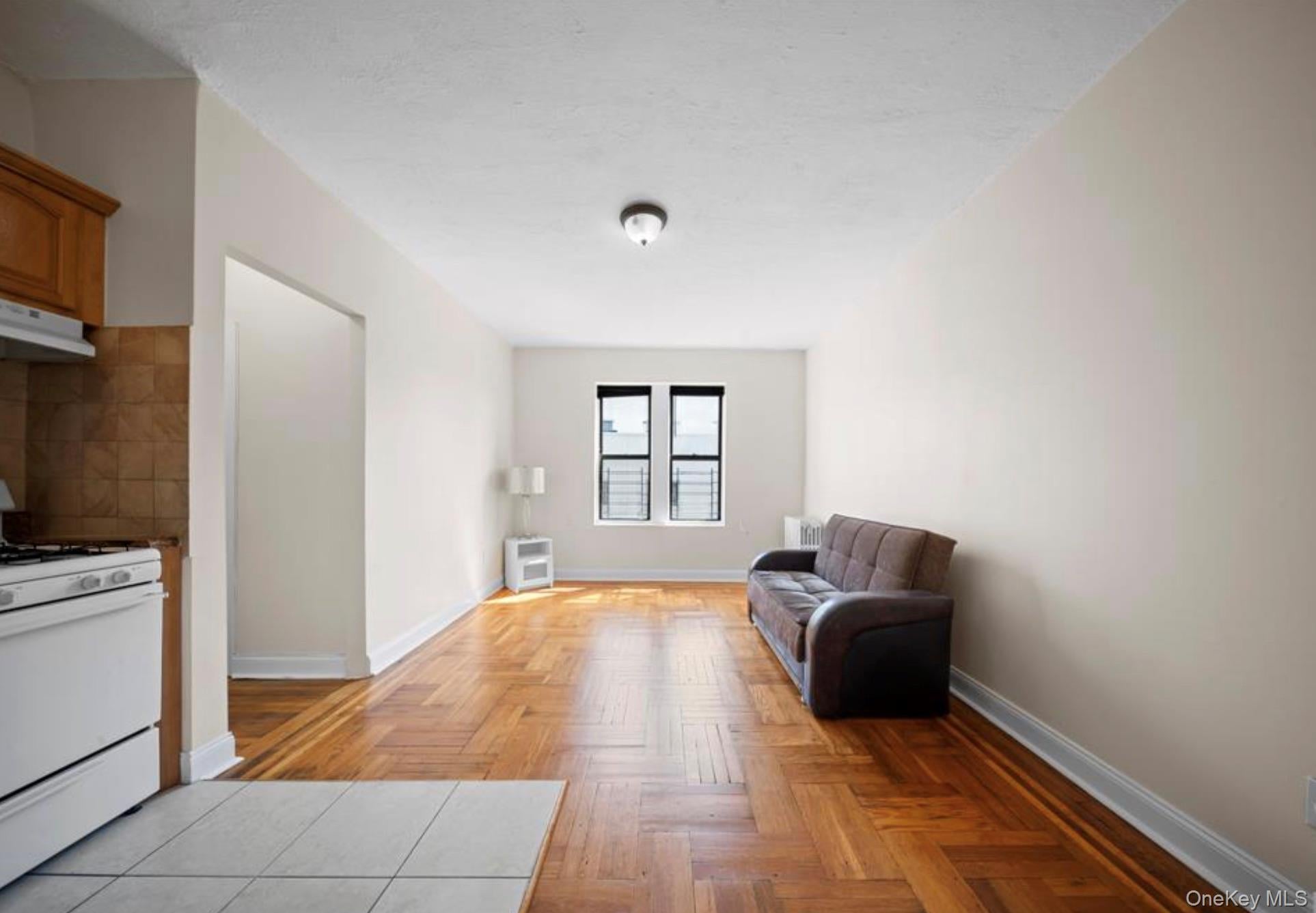 1372 Shakespeare Avenue 4D