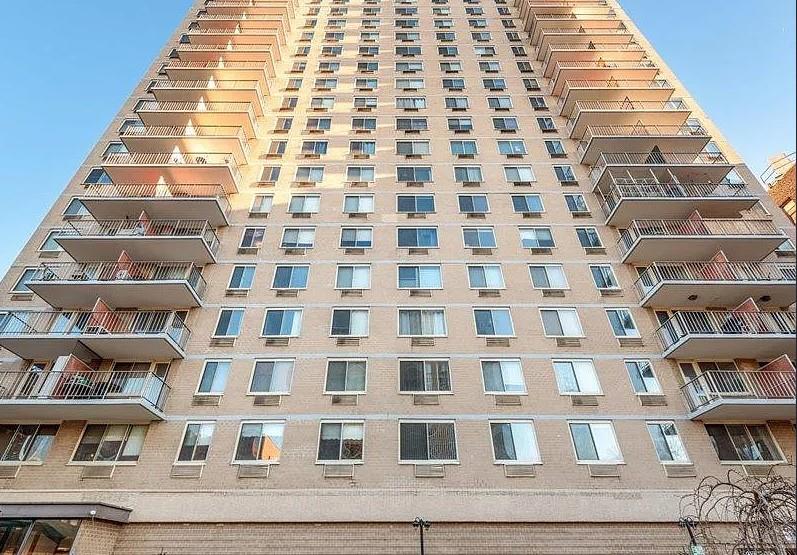 Property for Sale at Union Turnpike Turnpike 16A, Kew Gardens, Queens, NY - Bedrooms: 1 
Bathrooms: 1 
Rooms: 3  - $220,000