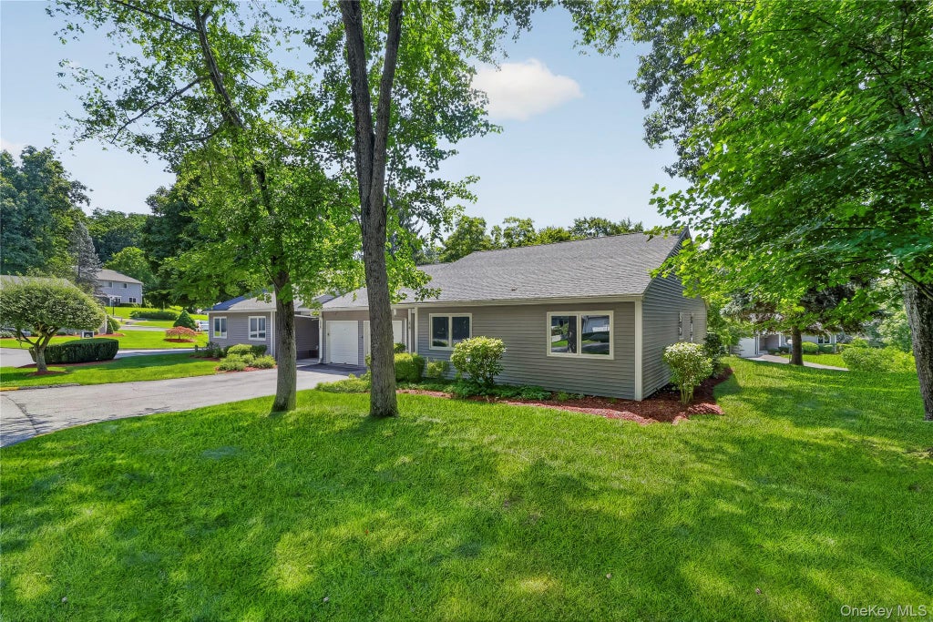 Photo of 196 Long Hill Drive #B, Yorktown Heights, NY 10598 (MLS # 1032027)