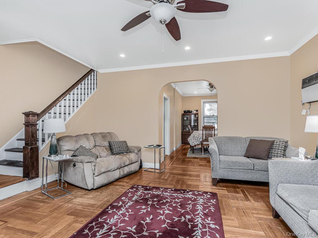 1352 Hollywood Avenue