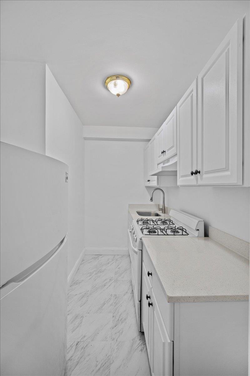2102 Holland Avenue 6D