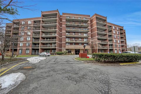 1374 Midland Avenue PH703 Bronxville NY 10708