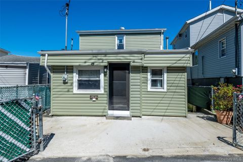 Photo of 75 C Edgewater Park Edgewater Park Park #75C, Bronx, NY 10465 (MLS # 911258) Photo of 75 C Edgewater Park Edgewater Park Park #75C, Bronx, NY 10465 (MLS # 911258)