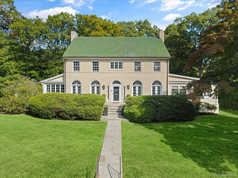 Homes For Sale - 451 Beechmont Drive<br/> New Rochelle, NY 10804
