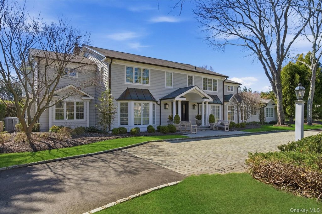 Photo of 17 Quaker Ridge Road, Brookville, NY 11545 (MLS # 987383)