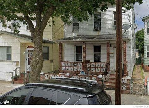 Multifamily For Sale - 97-33 89th Street<br/> Queens County, Ozone Park, NY 11416
