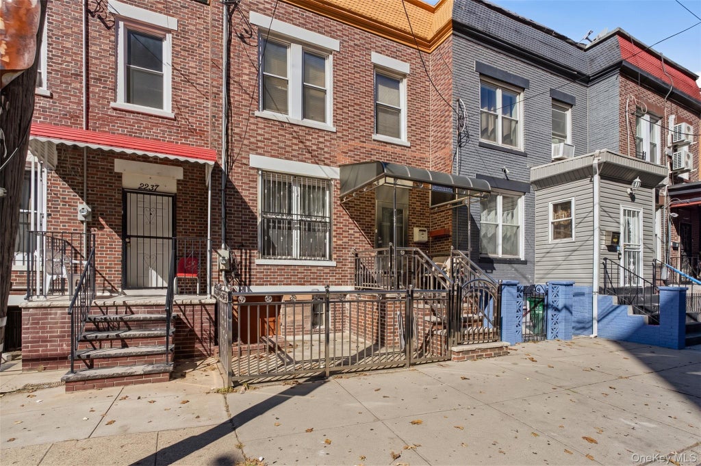 Photo of 2239 Tiebout Avenue, Bronx, NY 10457 (MLS # 1061768)