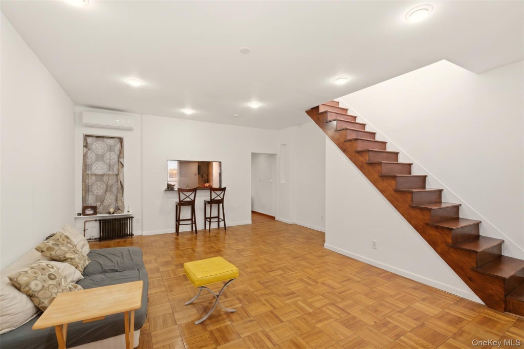 Photo of 2239 Tiebout Avenue, Bronx, NY 10457 (MLS # 1061768)