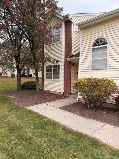 25 Woodlake Drive Middletown NY 10940