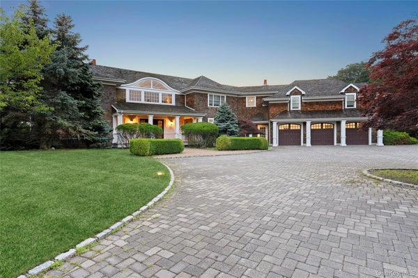 19 JAGGER LN, WESTHAMPTON, NY 11977 - Image 34731916c089143a4faa5aa283b43a6d/3793059719