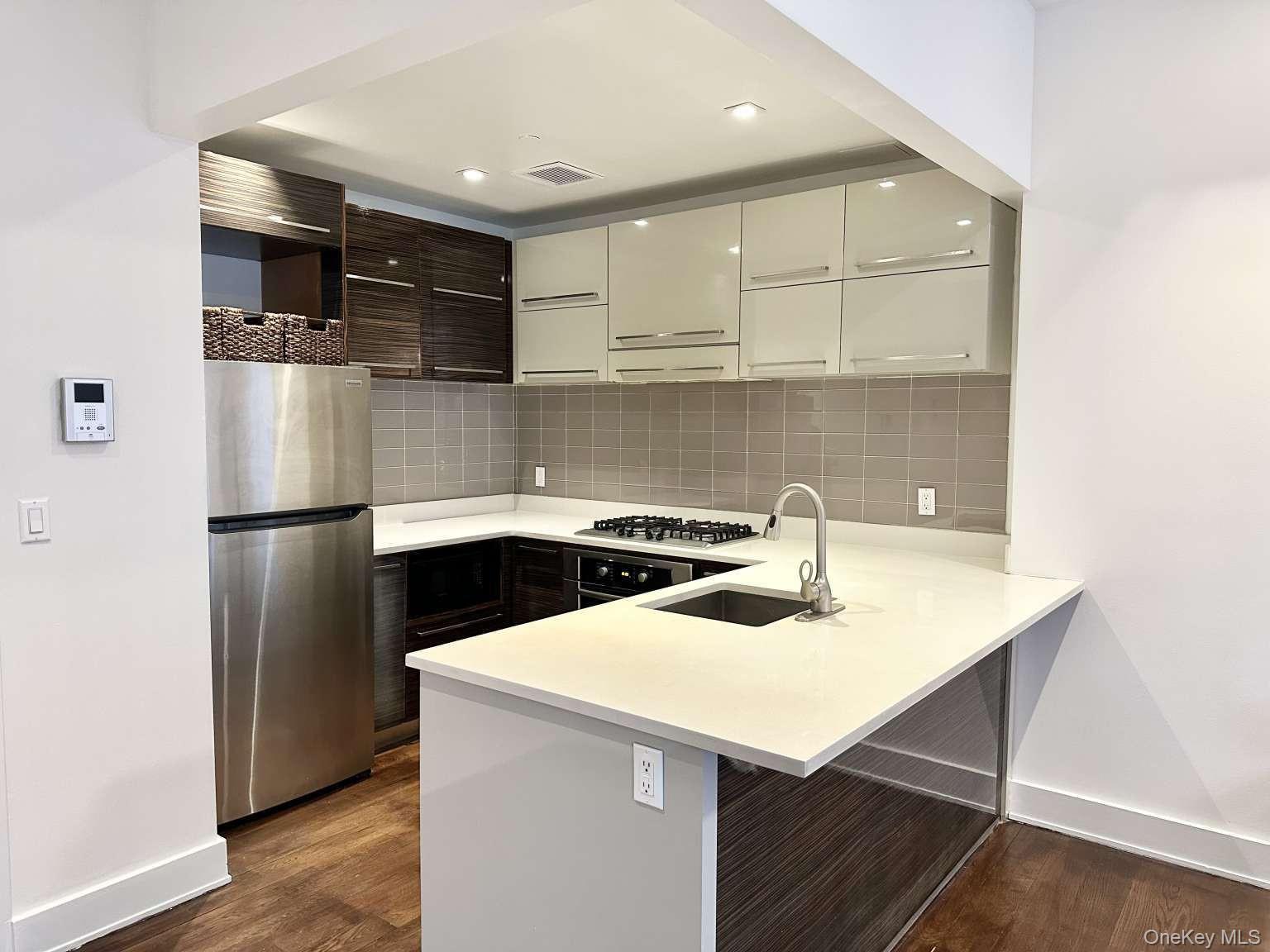 26-26 Jackson Avenue 303