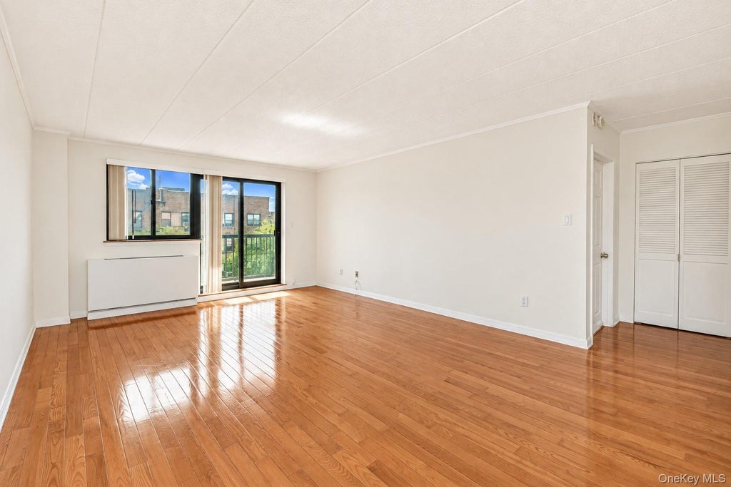 Photo of 3220 Fairfield Avenue #7B, Bronx, NY 10463 (MLS # 1047347)