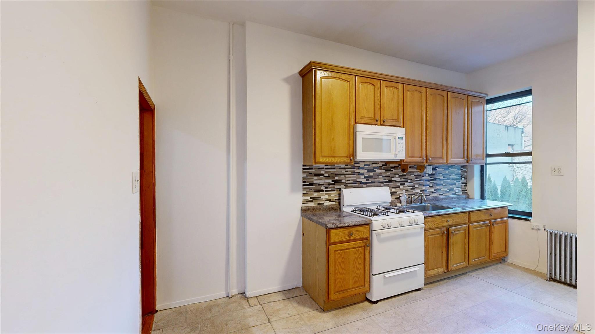 954 Manhattan Avenue