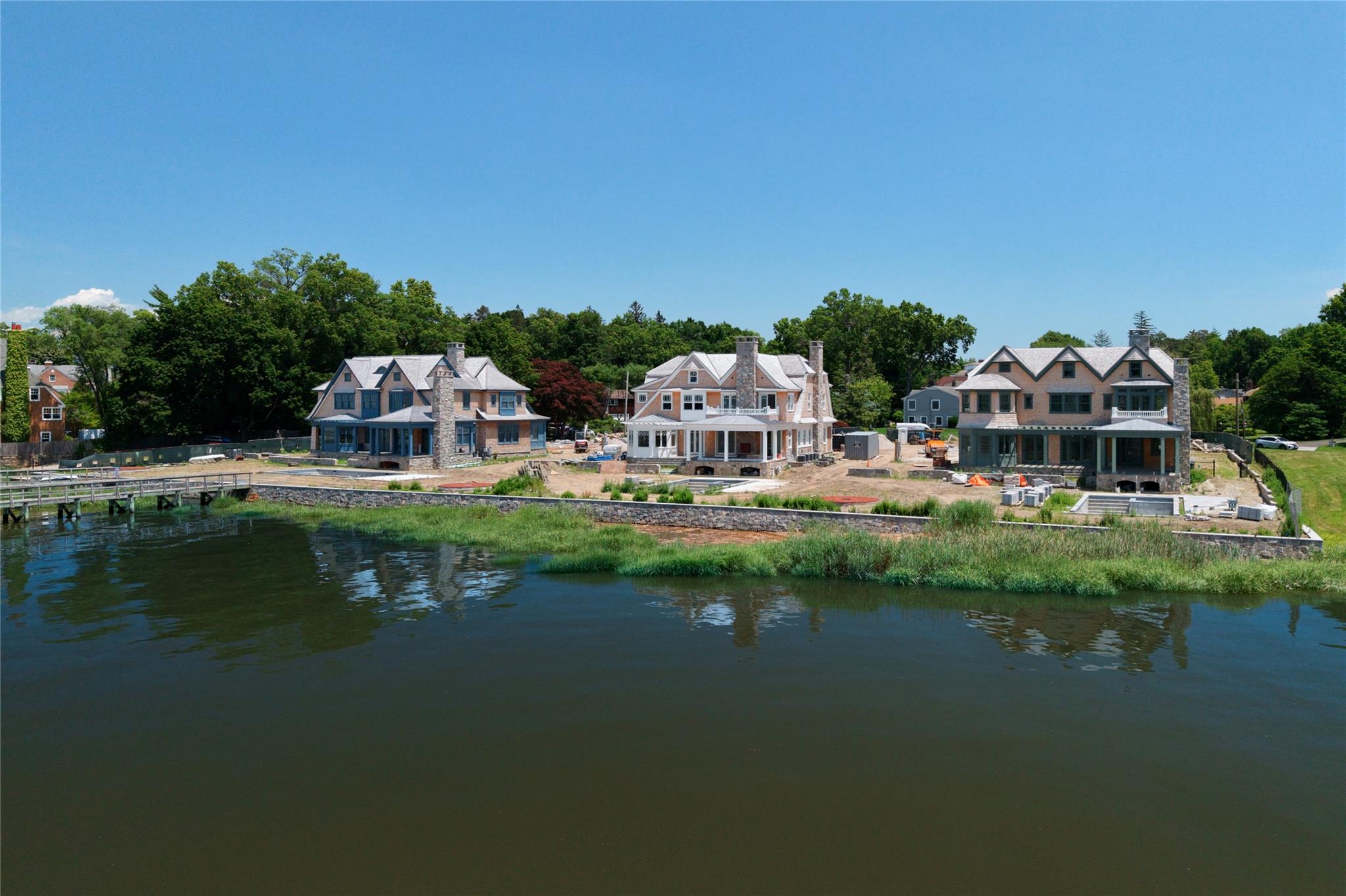 71 Lake Road