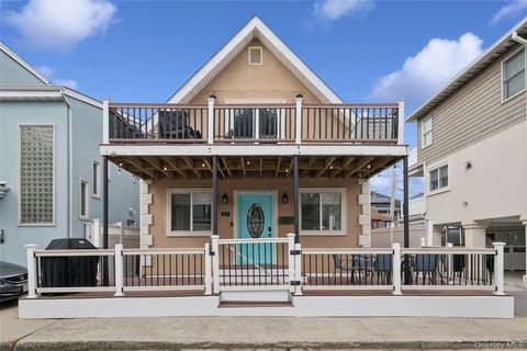 Photo of 67 Michigan Street, Long Beach, NY 11561 (MLS # 909998)