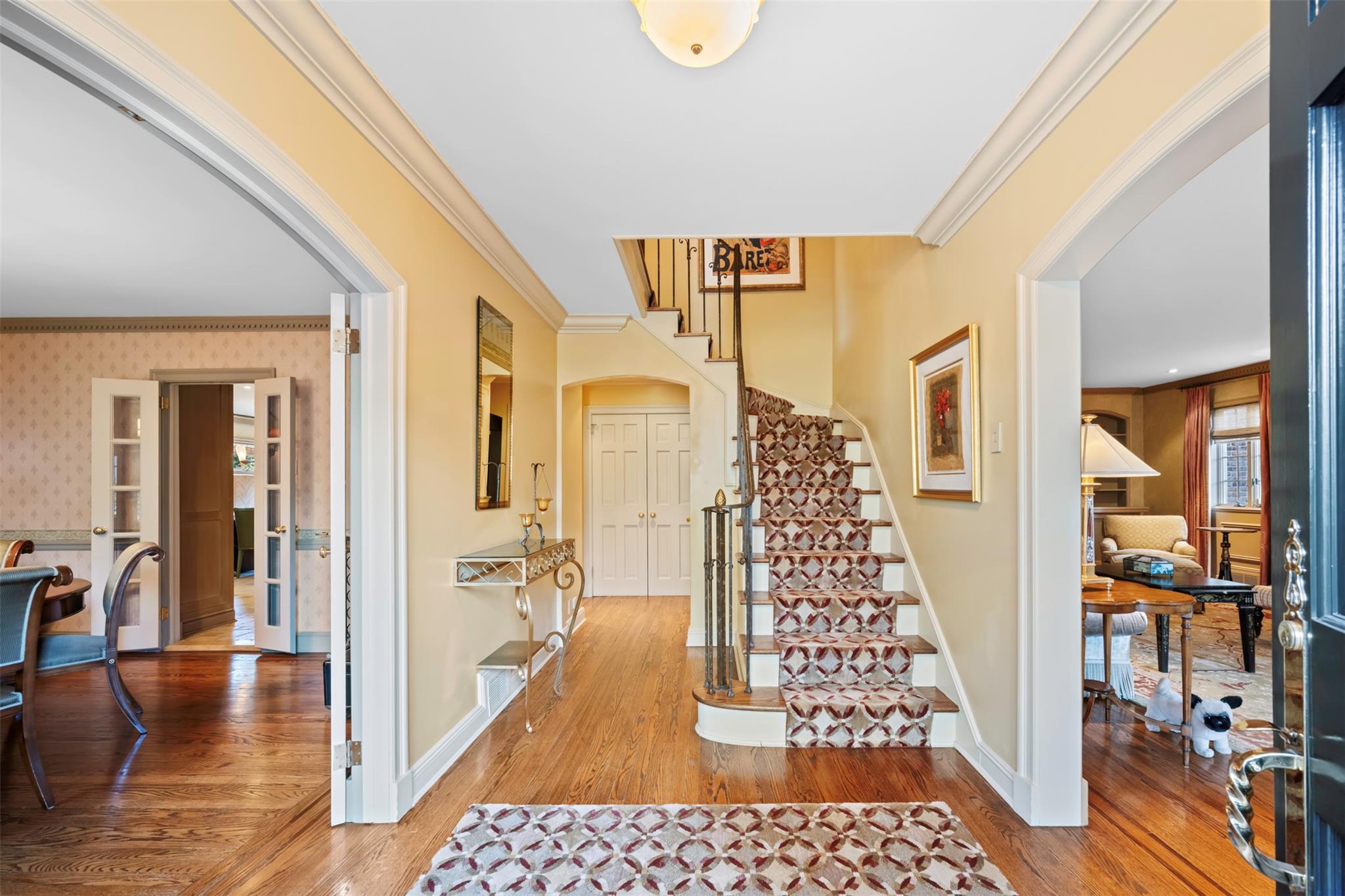 17 Pond Park Road, Great Neck, New York image 3