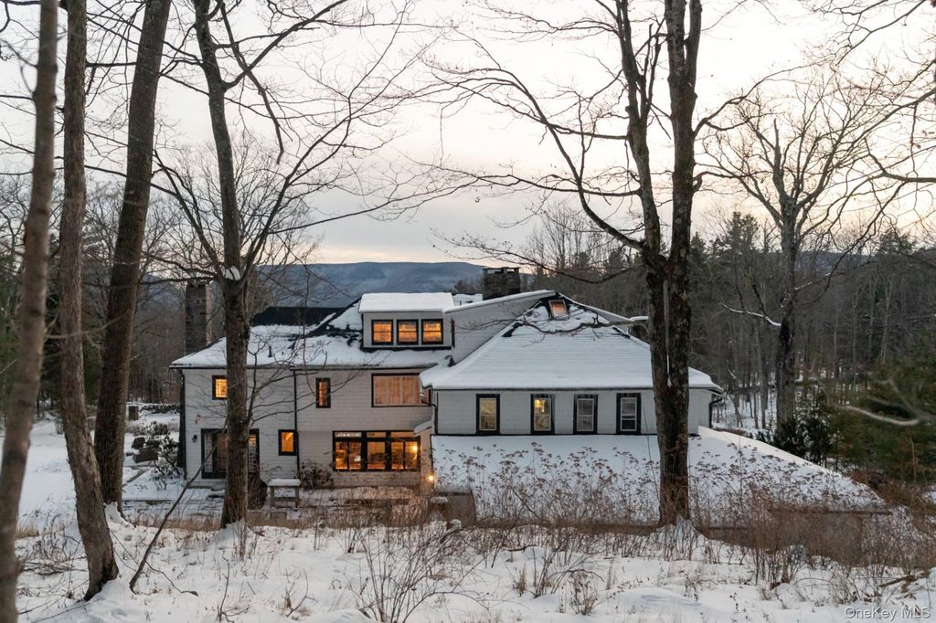 Photo of 948 County Route 25, Tannersville, NY 12485 (MLS # 945118)