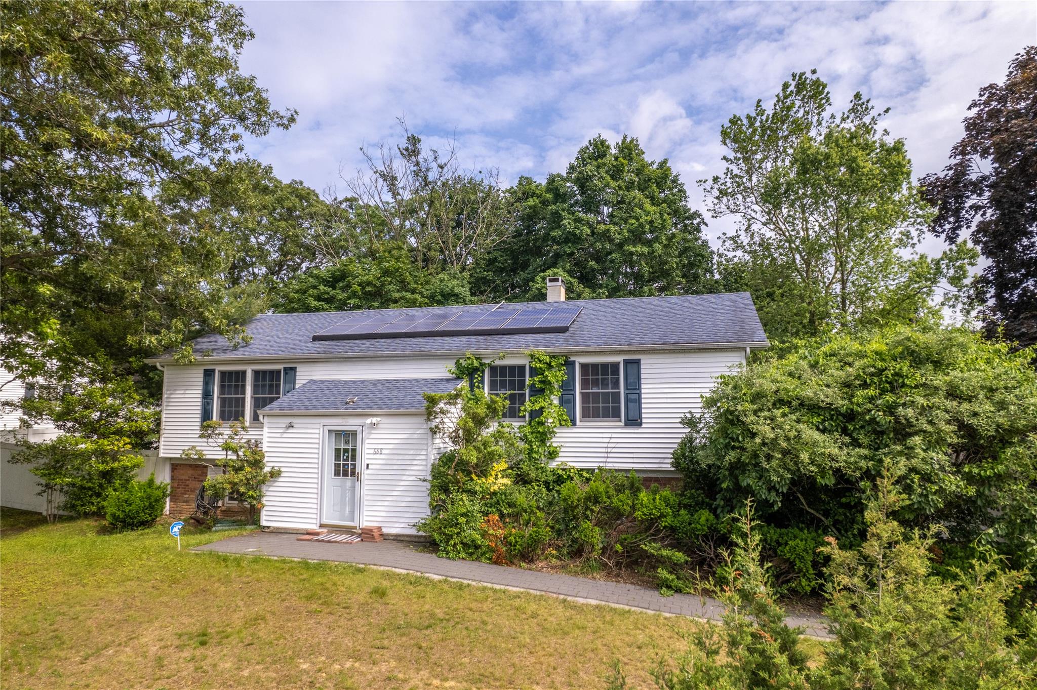 668 Hawkins Road E