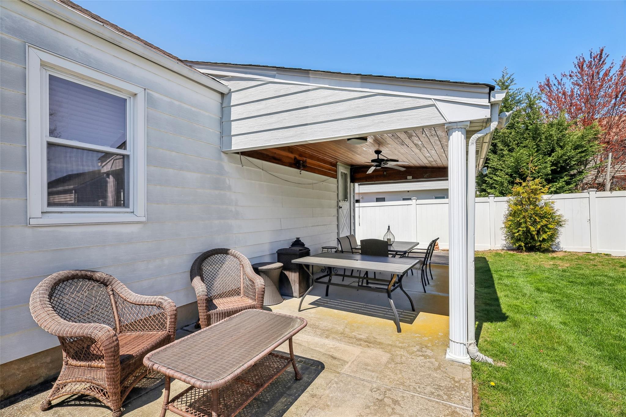 188 N 3rd Street, Bethpage, New York image 38