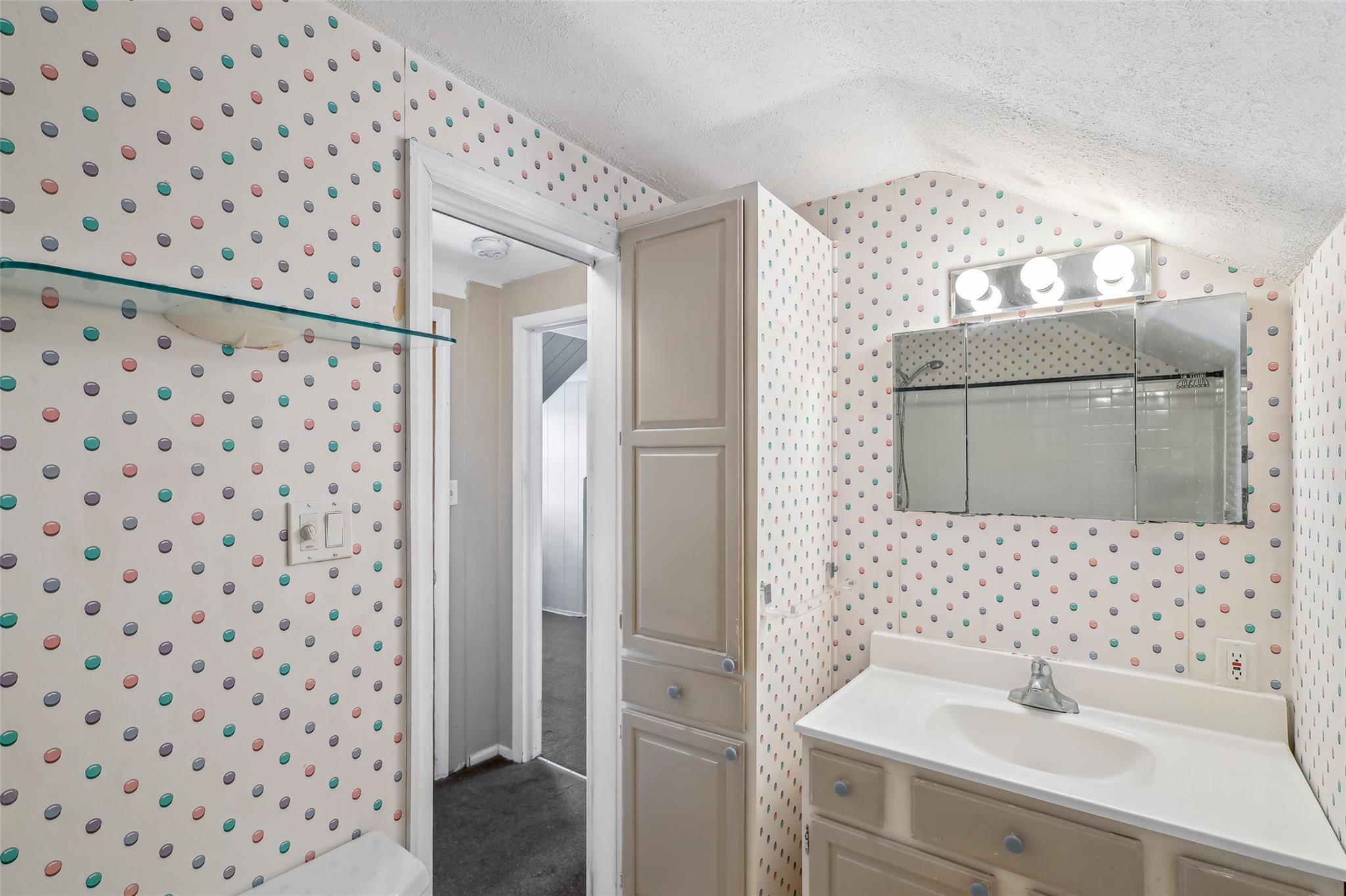 188 N 3rd Street, Bethpage, New York image 32