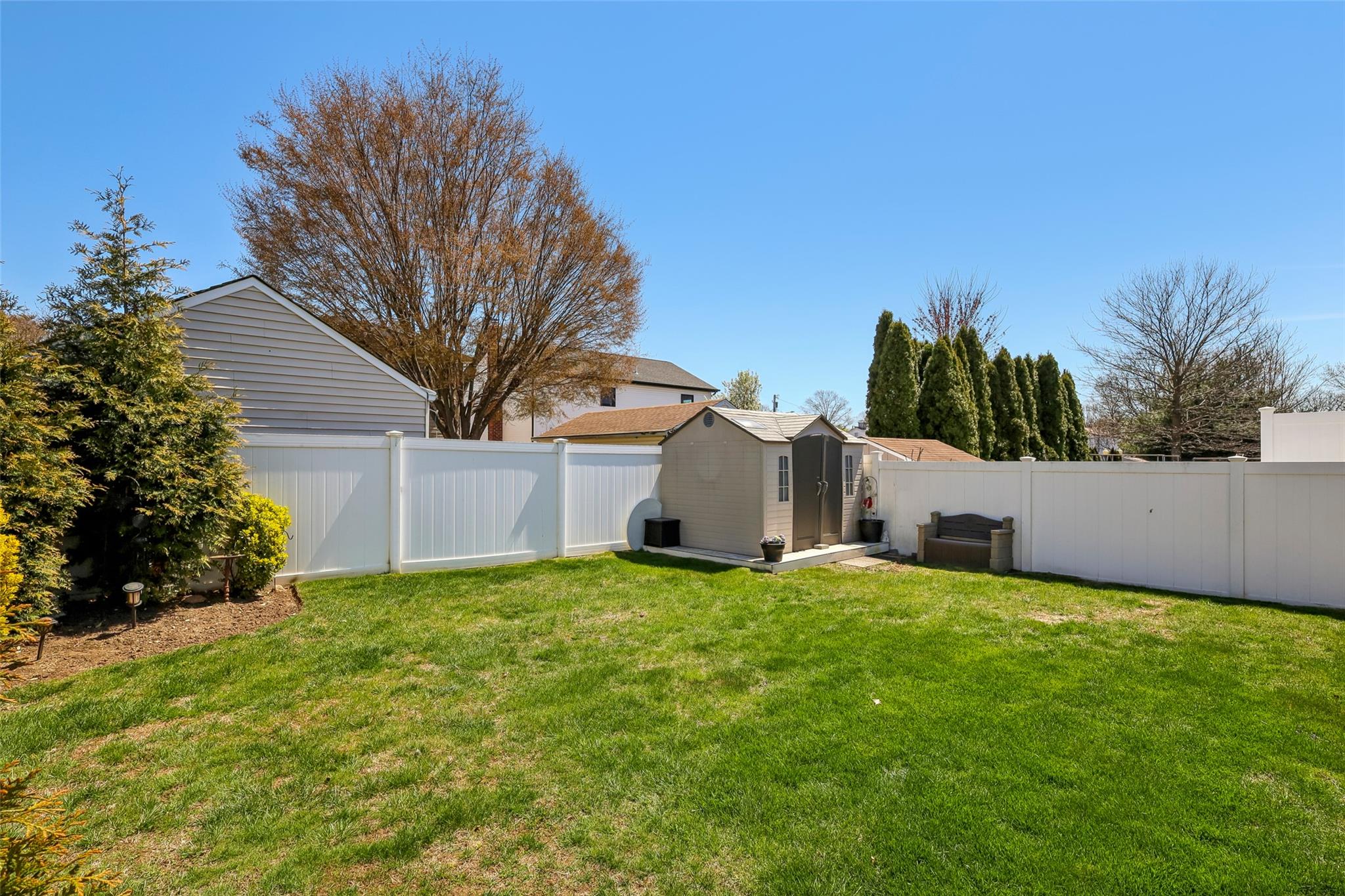 188 N 3rd Street, Bethpage, New York image 42