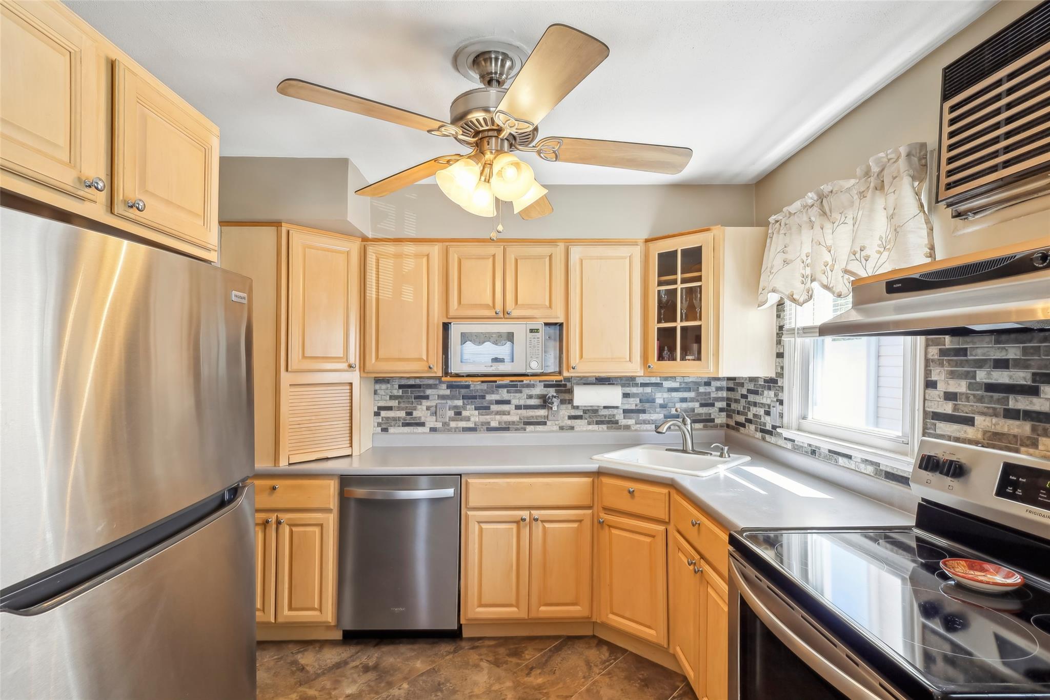 188 N 3rd Street, Bethpage, New York image 6