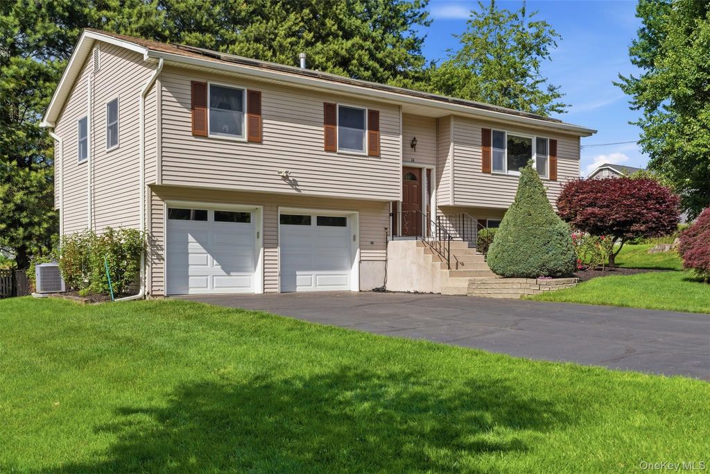 Photo of 14 Central Avenue, Congers, NY 10920 (MLS # 1006373)