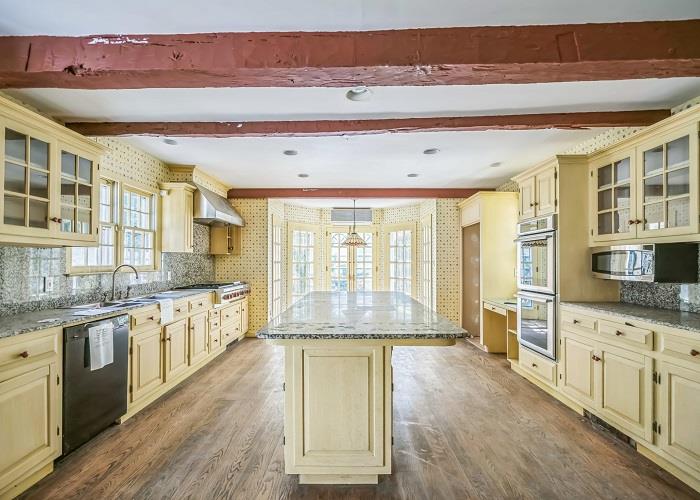 155 Royston Lane, Oyster Bay Cove, New York image 12