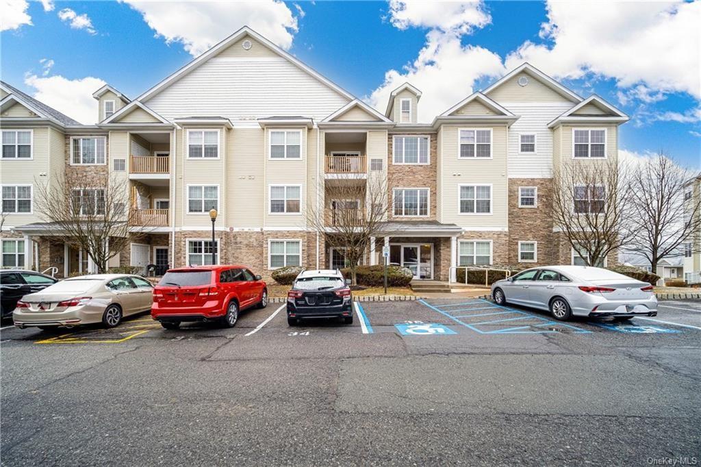 Rental Property at Tower Ridge Circle, Middletown, New York - Bedrooms: 1 
Bathrooms: 1  - $2,000 MO.