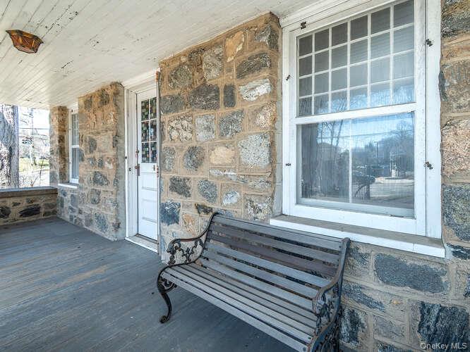 1425 Middle Neck Road