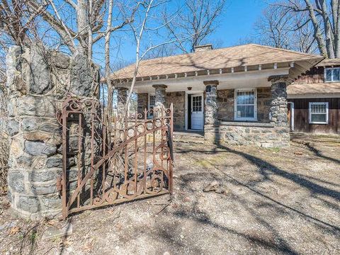 1425 Middle Neck Road Sands Point NY 11050