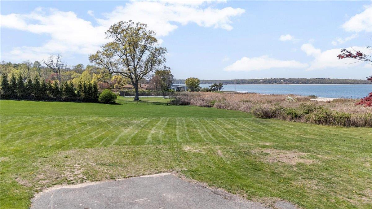36 Bay Crest Drive, Huntington, New York image 14