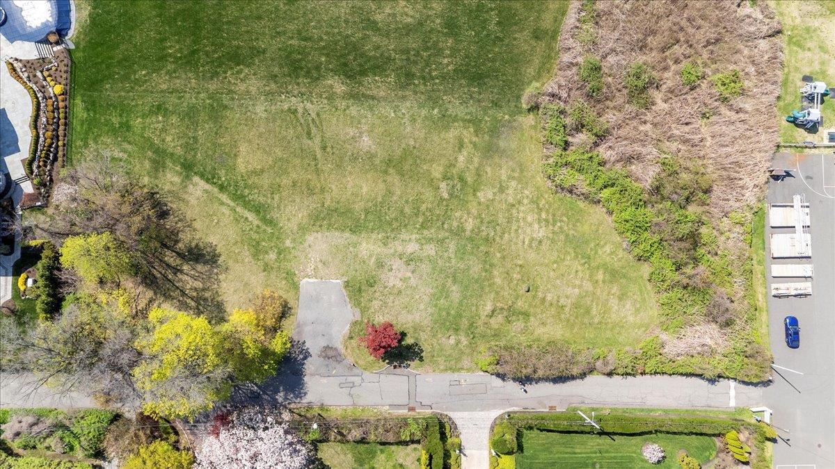 36 Bay Crest Drive, Huntington, New York image 7