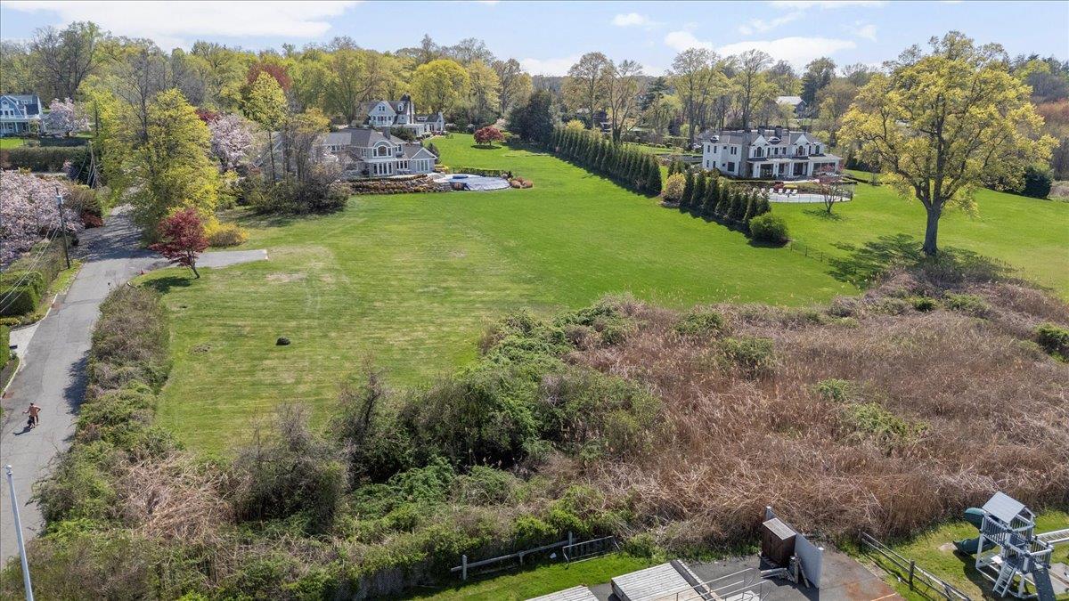 36 Bay Crest Drive, Huntington, New York image 11