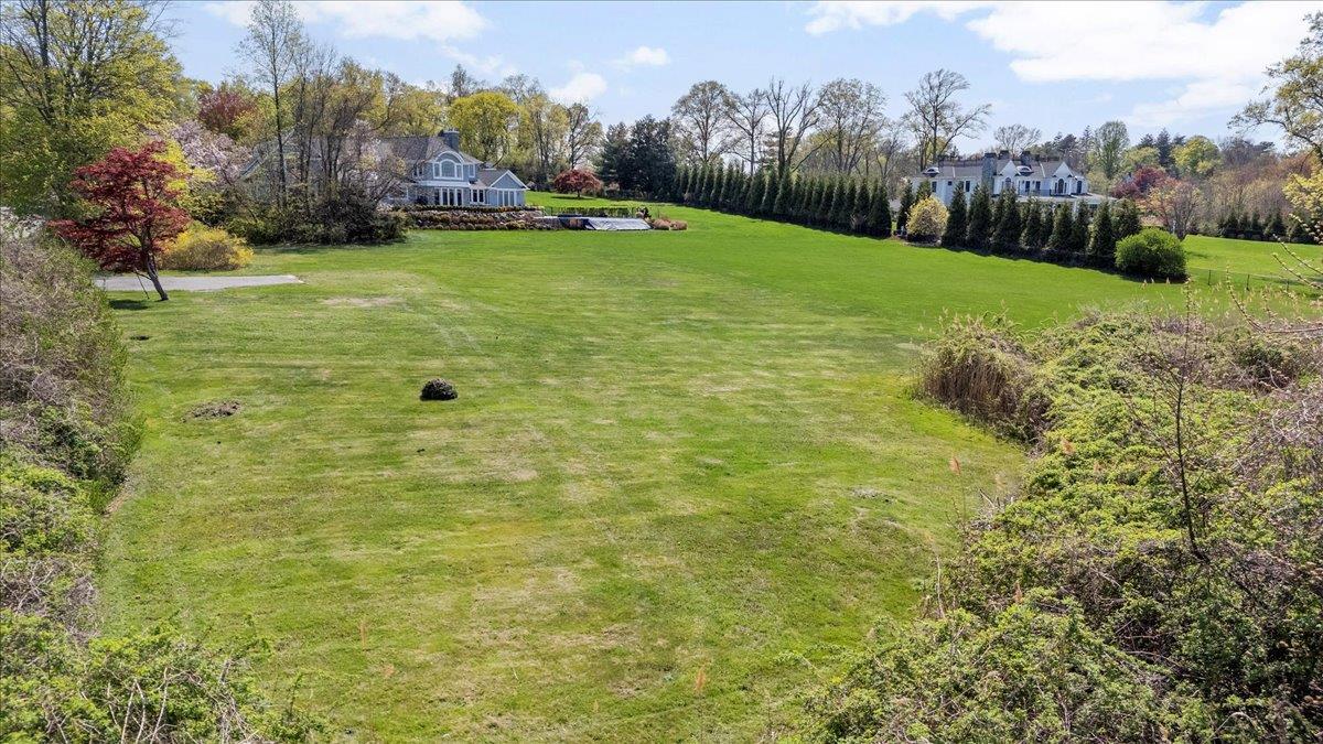 36 Bay Crest Drive, Huntington, New York image 13