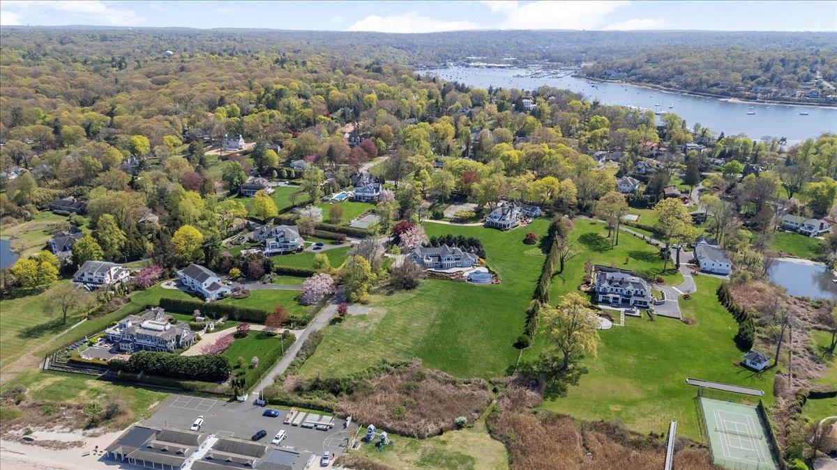 36 Bay Crest Drive, Huntington, New York image 9