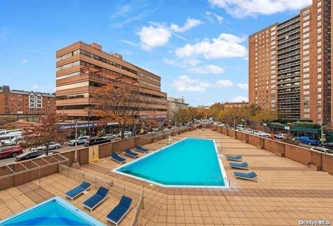 Photo of 70-25 Yellowstone Blvd Blvd #1 Y, Forest Hills, NY 11375 (MLS # 985148)