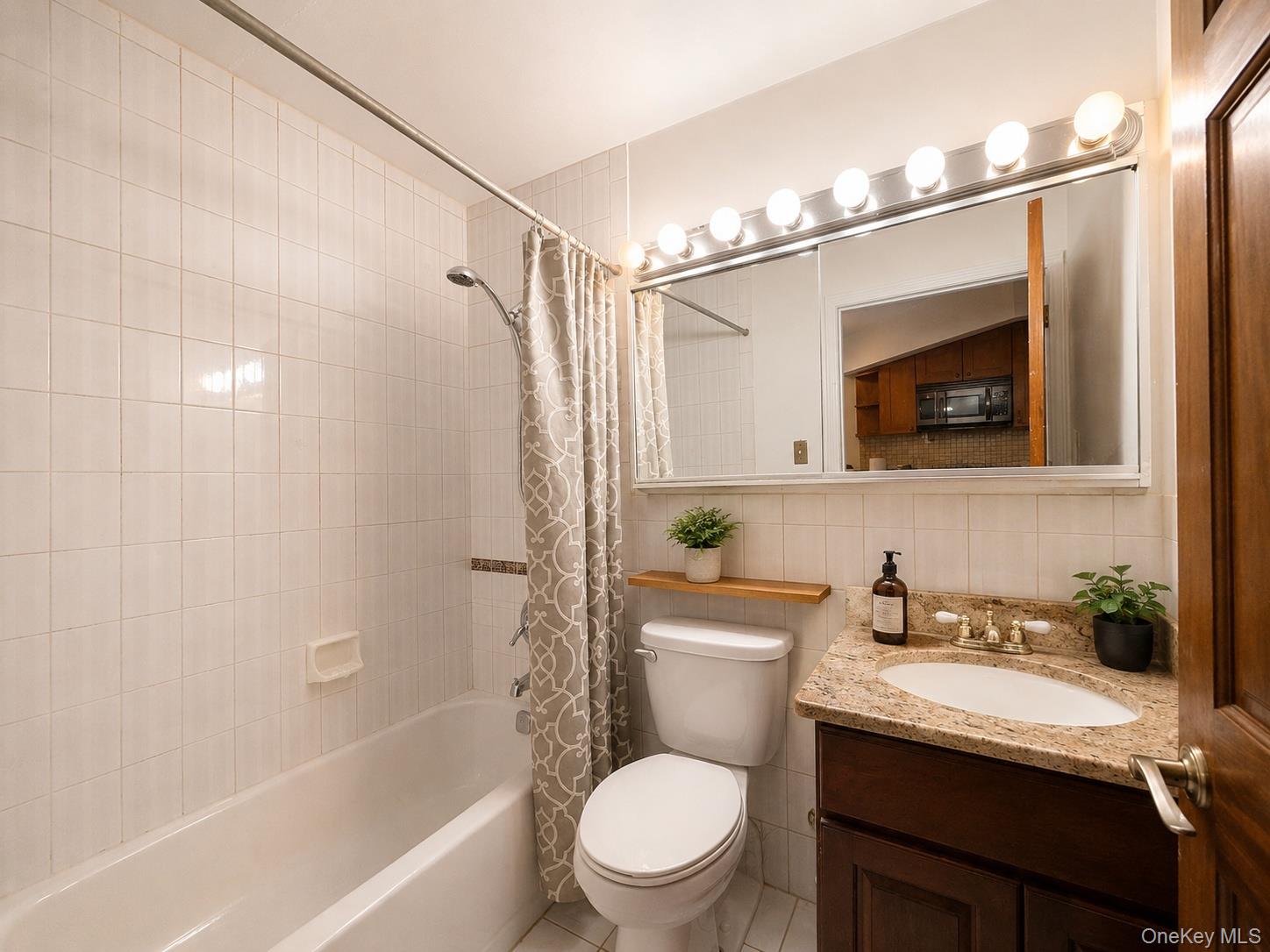 130-14 60 Avenue 2E